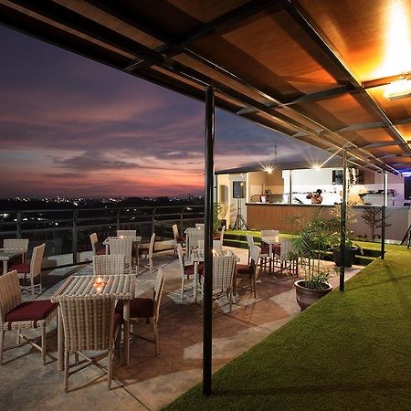 Yellow Star Gejayan Hotel Yogyakarta Dış mekan fotoğraf