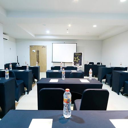 Yellow Star Gejayan Hotel Yogyakarta Dış mekan fotoğraf