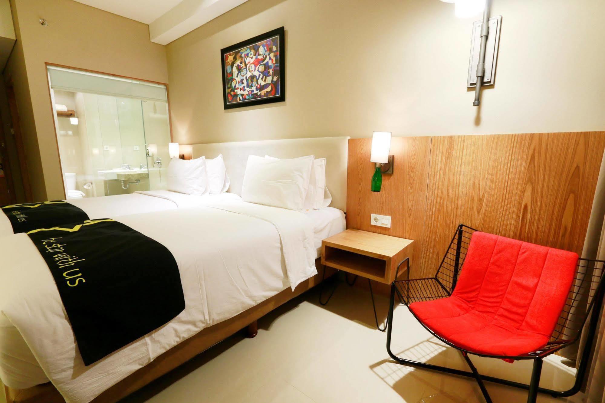 Yellow Star Gejayan Hotel Yogyakarta Dış mekan fotoğraf
